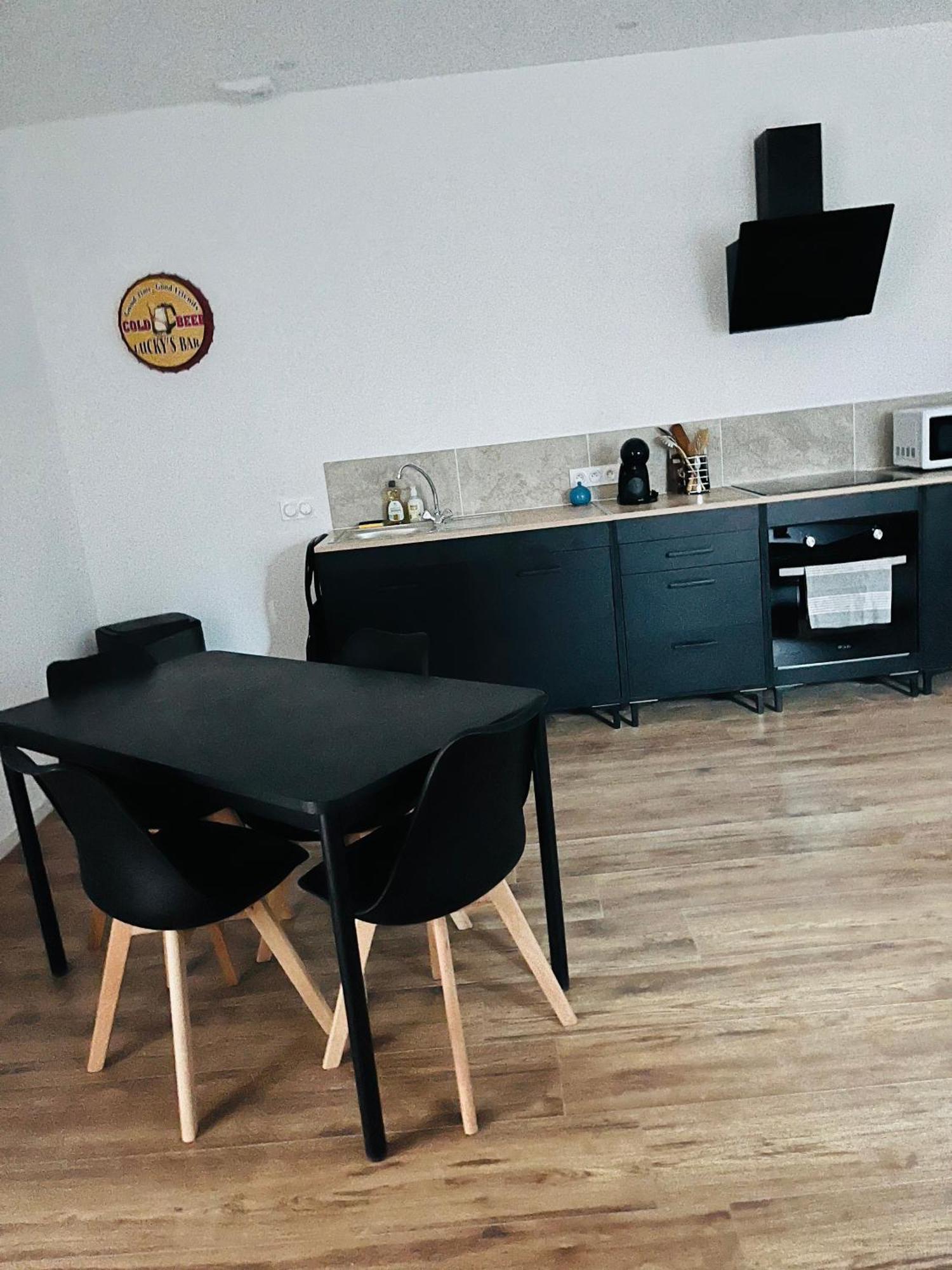 Logements 6 Pers A 15 Minutes D Angers Corne Екстер'єр фото
